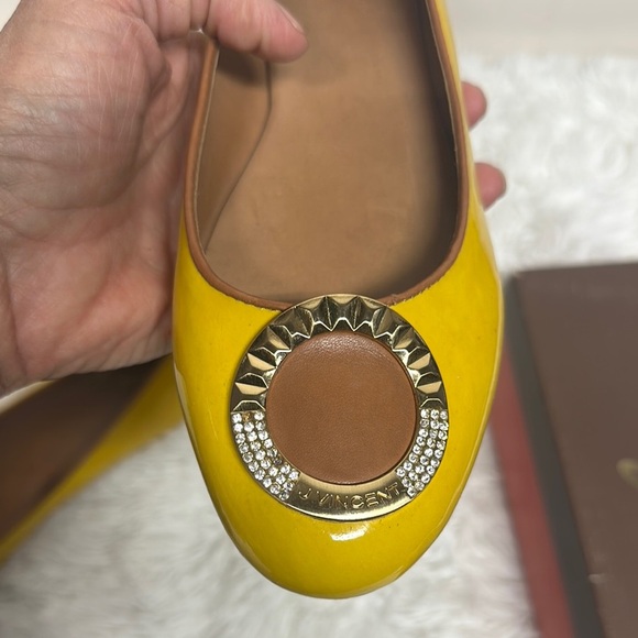 Y2K J Vincent Yellow and Brown Flats with Classic Rounded Toe - Picture 3 of 13